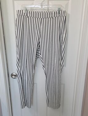 H&M Black and White Striped Ankle Pants